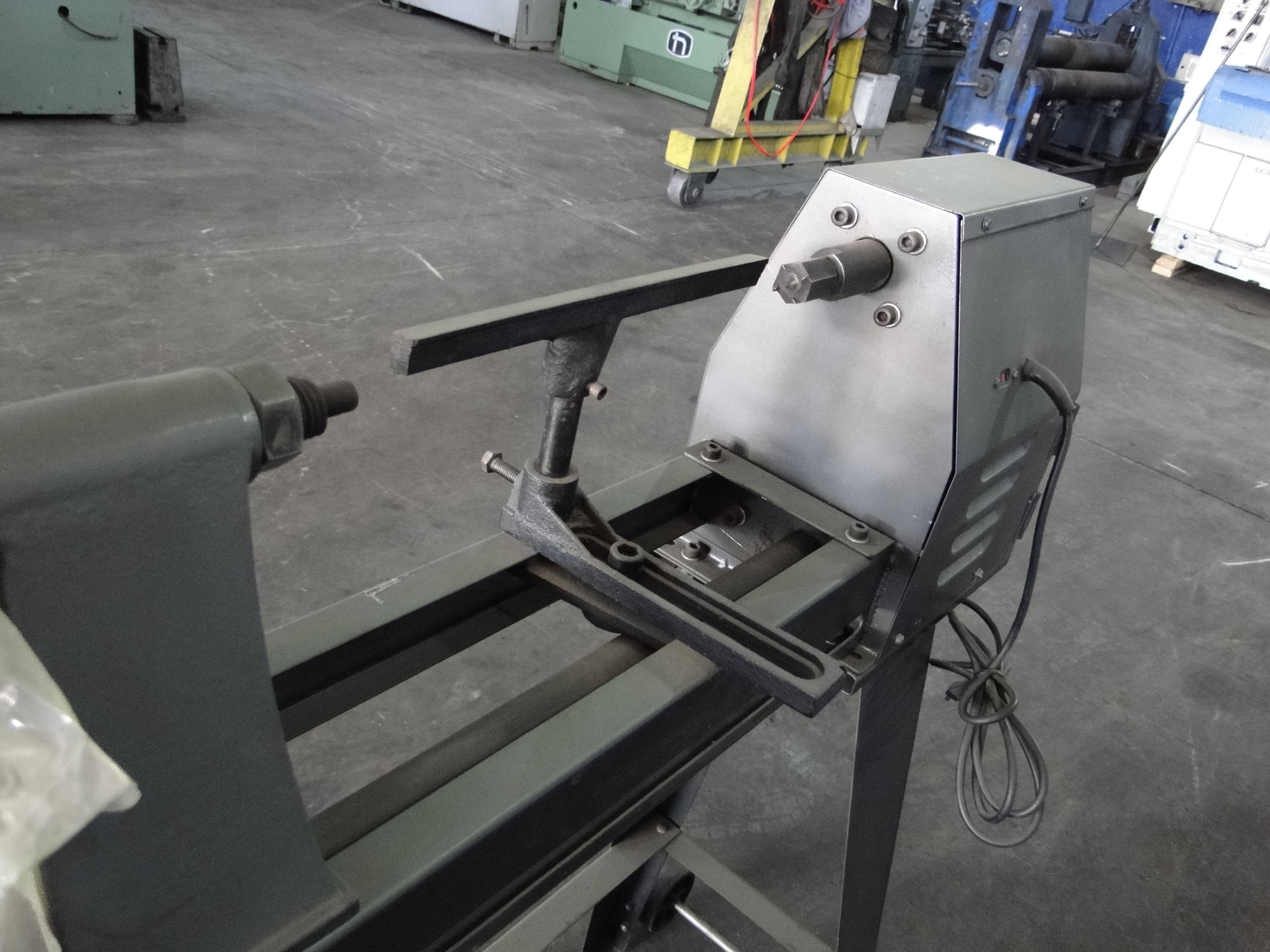 Torno de Madeira - WCM Máquinas | Empresa de Máquinas em Jaboticabal/SP