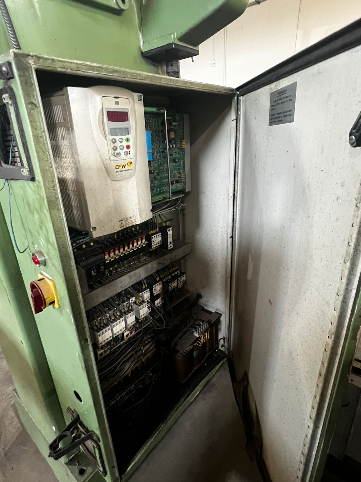 Fresadora Lagun M140 - WCM Máquinas | Empresa de Máquinas em Jaboticabal/SP