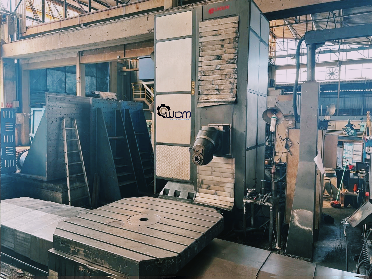 Fresadora montante CNC - WCM Máquinas | Empresa de Máquinas em Jaboticabal/SP